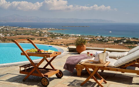 Villa Amaca: Möbel, Stuhl, Gartenmöbel, Tabelle, Resort, Meer, Regenschirm, Schatten, Eco Hotel, Ozean