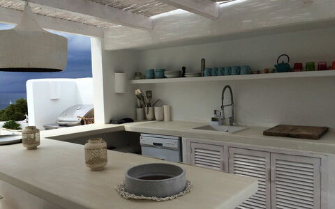 Villa Arenas: Möbel, Natürliches Material, Design, Countertop, Küche, Zimmerpflanze