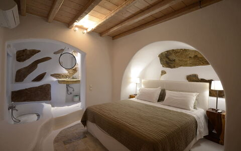 Villa Azur: Schlafzimmer, Hotel, Villa, Bedding, Penthouse, Boutique Hotel, Lampe, Light Fixture, Bett, Suite