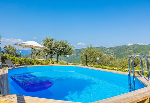 Villa Bastiano: Blau, Schwimmbad, Verbundwerkstoff, Freizeit, Resort, Eco Hotel, Landscaping, Villa, Schatten, Ferienort