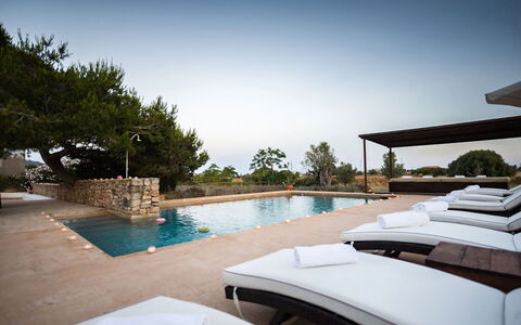 Finca Tonia: Schwimmbad, Sonnenliege, Gartenmöbel, Resort, Läge, Hotel, Eco Hotel, Villa