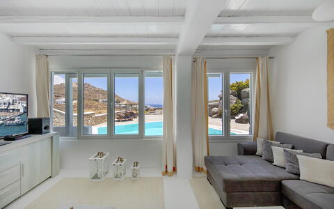 Villa Cassandra: Möbel, Interior Design, Wohnung, Fussboden, Flooring, Decke, Zimmer, Wohnzimmer, Meer