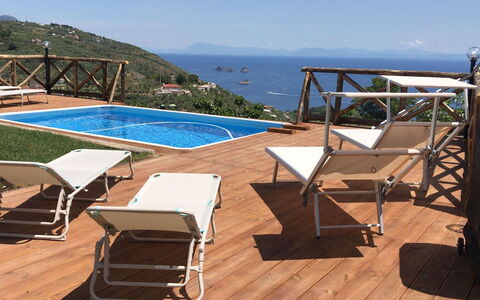 Villa del Saraceno: Möbel, Gartenmöbel, Schwimmbad, Resort, Stuhl, Eco Hotel, Schatten, Freizeit, Deck, Balkon