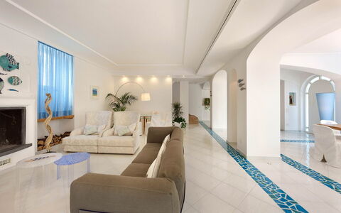 Villa delle Sirene: Flooring, Interior Design, Fussboden, Möbel, Decke, Couch, Beleuchtung, Zimmer, Wohnung, Wohnzimmer