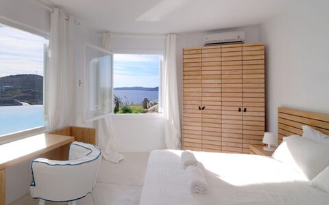 Villa Delos: Möbel, Meer, Küsten Und Ozeanische Forms, Schlafzimmer, Ozean, Linens, Küste, Resort, Bett, Bedding