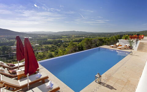 Villa Edward: Schwimmbad, Freizeit, Resort, Sonnenliege, Gartenmöbel, Eco Hotel, Urlaub, Thermae, Ferienort, Regenschirm