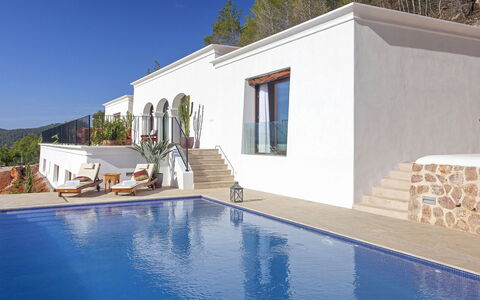 Villa Edward: Zuhause, Schwimmbad, Resort, Villa, Estate, Eco Hotel, Stuhl, Blumentopf, Zimmerpflanze, Hotel