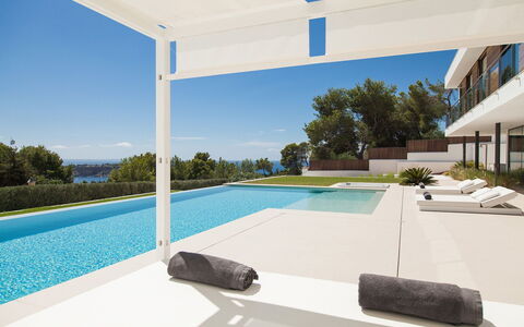 Villa Emily: Schwimmbad, Resort, Gartenmöbel, Verbundwerkstoff, Schatten, Freizeit, Stuhl, Eco Hotel, Villa, Design