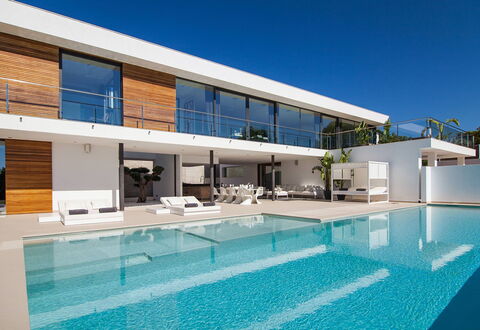 Villa Emily: Schwimmbad, Resort, Eco Hotel, Gartenmöbel, Villa, Estate, Schatten, Hotel, Stuhl, Villa