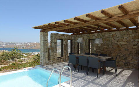 Villa Gazelia: Möbel, Interior Design, Flooring, Resort, Fussboden, Stuhl, Decke, Schwimmbad, Schatten, Eco Hotel