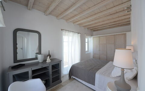 Villa Gazelia: Möbel, Interior Design, Schlafzimmer, Fussboden, Bett, Flooring, Decke, Zimmer, Zuhause, Wohnung