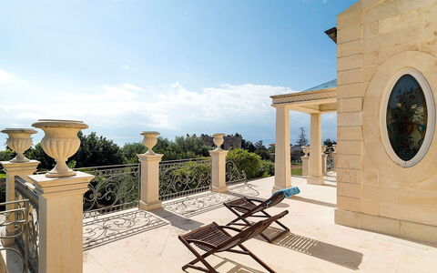 Villa Gemma: Säule, Die Architektur, Formen, Estate, Baluster, Villa, Schatten, Balkon, Design, Veranda