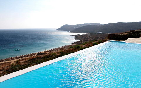 Villa Helios: Blau, Wasser, Gewässer, Meer, Küsten Und Ozeanische Forms, Küste, Ozean, Schwimmbad, Resort, Landspitze