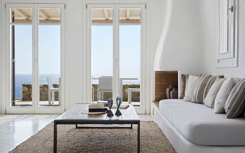 Villa Helios: Möbel, Flooring, Fussboden, Interior Design, Holz, Tabelle, Couch, Wohnzimmer, Zimmer, Stuhl