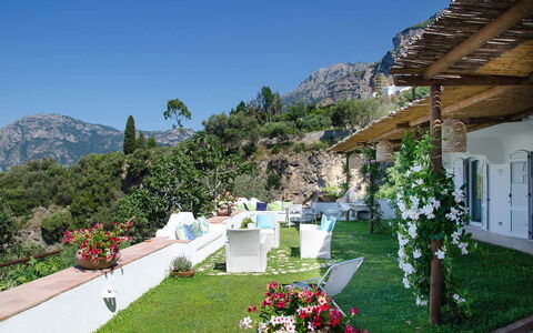 Villa Il Sogno di Praiano: Garten, Bergstation, Landscaping, Gebirge, Hazienda, Estate, Resort, Garten, Villa, Eco Hotel