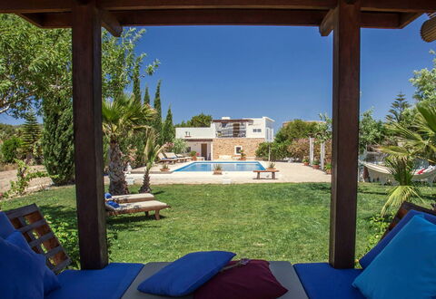 Villa Jardin: Schwimmbad, Resort, Möbel, Gartenmöbel, Stuhl, Regenschirm, Eco Hotel, Estate, Schatten, Hazienda