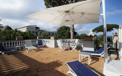 Villa Marion: Schatten, Regenschirm, Resort, Gartenmöbel, Balkon, Eco Hotel, Estate, Villa, Outdoor Struktur