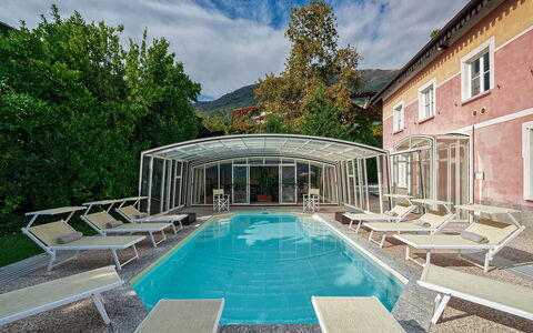 Villa Meridiana: Schwimmbad, Resort, Thermae, Estate, Gartenmöbel, Hazienda, Hotel, Eco Hotel, Villa, Sonnenliege