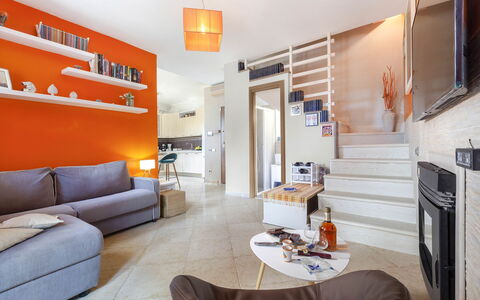 Villa Mouna: Interior Design, Möbel, Flooring, Wand, Fussboden, Holz, Couch, Zimmer, Wohnzimmer, Decke