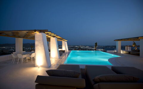 Villa Opallia: Schwimmbad, Wohnung, Resort, Hotel, Balkon, Villa, Stuhl, Eigentumswohnung, Schatten, Design