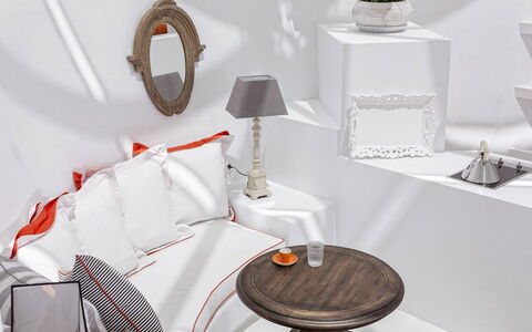 Villa Orestis: Möbel, Kissen, Interior Design, Wohnzimmer, Dekokissen, Zuhause, Kissen, Couch, Zimmer, Linens