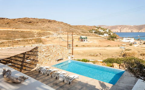 Villa Paradeisos: Schwimmbad, Resort, Hotel, Villa