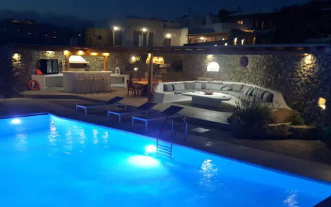 Villa Pirgi: Schwimmbad, Resort, Water Feature, Freizeit, Nacht, Gartenmöbel, Hotel, Ferienort, Eco Hotel, Landschaft Beleuchtung
