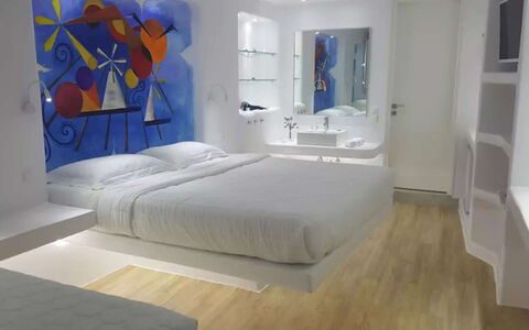 Villa Pirgi: Schlafzimmer, Bett, Interior Design, Möbel, Bettdecke, Bedding, Decke, Fussboden, Flooring, Wohnung
