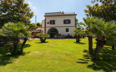 Villa Polluce: Zuhause, Estate, Hazienda, Garten, Garten, Rasen, Villa, Auffahrt, Villa, Landscaping
