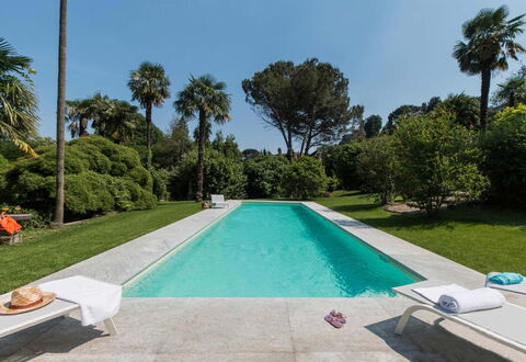 Villa Romantica: Schwimmbad, Resort, Freizeit, Schatten, Garten, Landscaping, Gartenmöbel, Eco Hotel, Water Feature