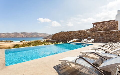 Villa Smaràgdi: Resort, Schwimmbad, Küste, Hotel, Bucht, Eco Hotel, Villa, Ferienort