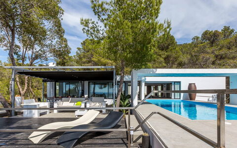 Villa Tomsk: Schwimmbad, Verbundwerkstoff, Schatten, Resort, Gartenmöbel, Eco Hotel, Villa, Hotel, Deck, Pergola