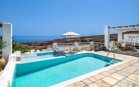 Villa Tramountana: Resort, Schwimmbad, Gartenmöbel, Eco Hotel, Villa, Schatten, Stuhl, Hotel, Outdoor Struktur, Tropen