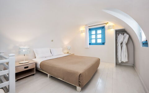 Villa Tramountana: Resort, Stuhl, Schwimmbad, Hotel, Ferienort, Gartenmöbel
