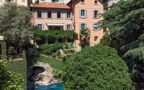 Villa Traversi: Wohngebiet, Strauch, Zuhause, Wohnung, Estate, Hazienda, Garten, Balkon, Villa