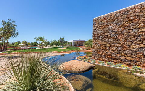 Villa Violet: Landschaft, Garten, Landscaping, Water Feature, Teich, Hazienda, Estate, Resort, Botanischer Garten