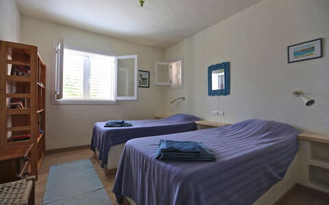 Villa Zenith: Möbel, Wand, Interior Design, Fussboden, Holz, Flooring, Bett, Schlafzimmer, Decke, Zimmer