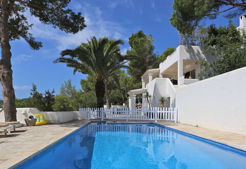 Villa Zenith: Estate, Schatten, Schwimmbad, Landscaping, Hazienda, Villa, Villa, Resort, Treppe