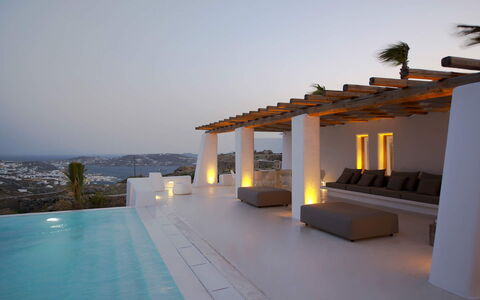 Villa Zinovia: Schwimmbad, Resort, Stuhl, Villa, Design, Penthouse, Hotel, Wohnzimmer, Eco Hotel