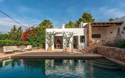 Can Blanca: Schwimmbad, Estate, Schatten, Resort, Landscaping, Villa, Eco Hotel, Hazienda, Hinterhof