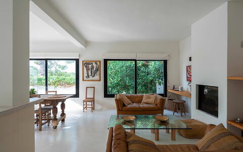Can Blanca: Möbel, Interior Design, Couch, Wand, Flooring, Holz, Wohnzimmer, Fussboden, Decke, Zimmer