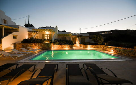 Marvi House: Schwimmbad, Resort, Eco Hotel, Estate, Villa, Hotel, Zimmerpflanze, Boutique Hotel, Hof
