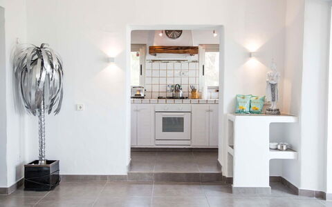 Villa Rigel: Interior Design, Flooring, Wand, Möbel, Decke, Fussboden, Countertop, Küche, Zuhause, Zimmer