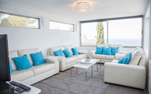 Villa Rigel: Möbel, Interior Design, Couch, Flooring, Fussboden, Wohnzimmer, Decke, Zimmer, Zuhause, Tabelle