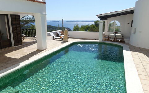 Villa Roxy: Schwimmbad, Verbundwerkstoff, Resort, Water Feature, Villa, Fliese, Tropen, Armatur, Eco Hotel, Ferienort