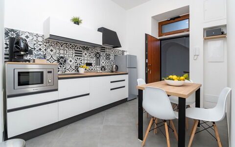 Apartment Vittoria: Interior Design, Küche, Möbel, Flooring, Countertop, Fussboden, Zuhause, Küchengerät, Zimmer, Cabinetry