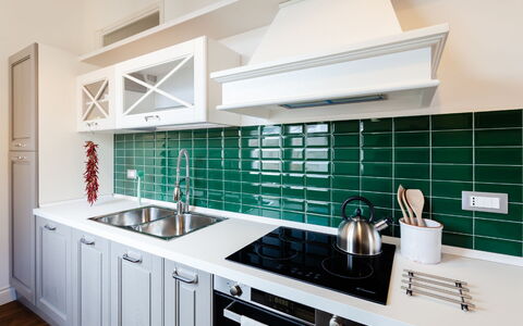 Interno Sorrentino: Küche, Küchengerät, Countertop, Herd, Major Appliance, Interior Design, Gasherd, Herd, Cooktop, Fliese