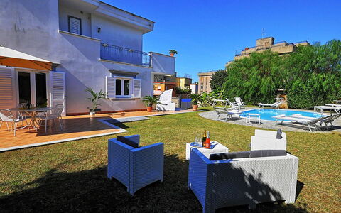 Villa Orlando: Wohnung, Resort, Eigentumswohnung, Schwimmbad, Landscaping, Garten, Balkon, Hazienda, Gartenmöbel