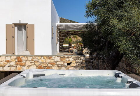 Villa Ayra: Flooring, Fussboden, Resort, Stuhl, Schatten, Design, Hotel, Villa, Schwimmbad, Eco Hotel
