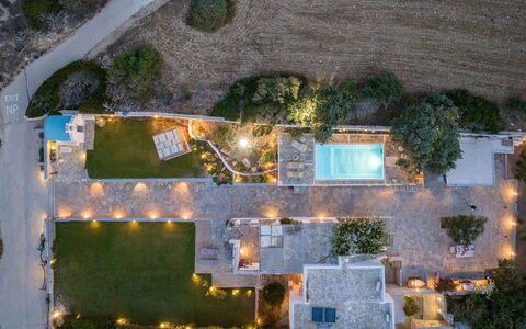 Villa Emera: Schwimmbad, Landschaft, Garten, Urban Design, Landscaping, Estate, Resort, Eco Hotel, Hof, Hinterhof